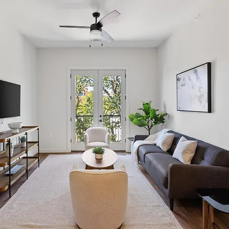 The Corbin 1202 - Magnolia Street Charm Apartment
